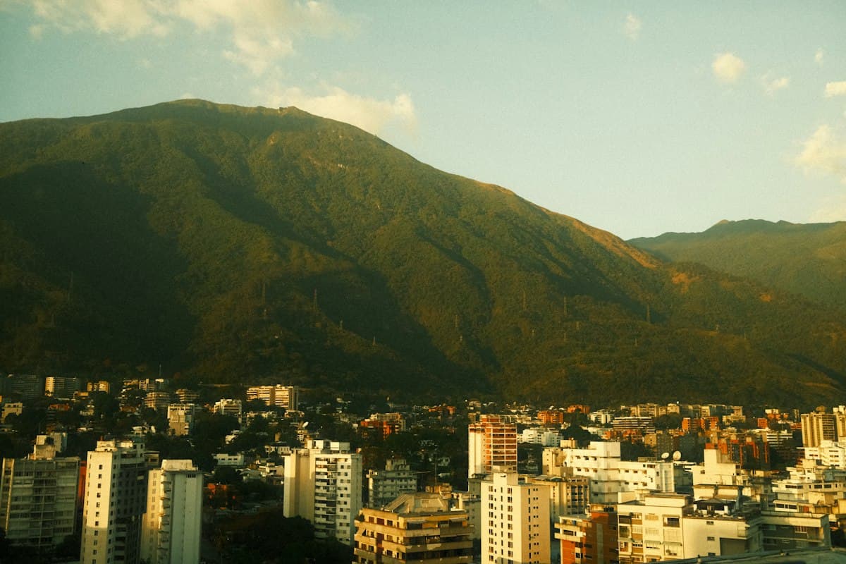 Plan Venezuela Renace beneficia a 8 862 tras doble sismo